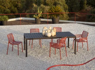 Tevere extensible table: contemporary and dynamic design